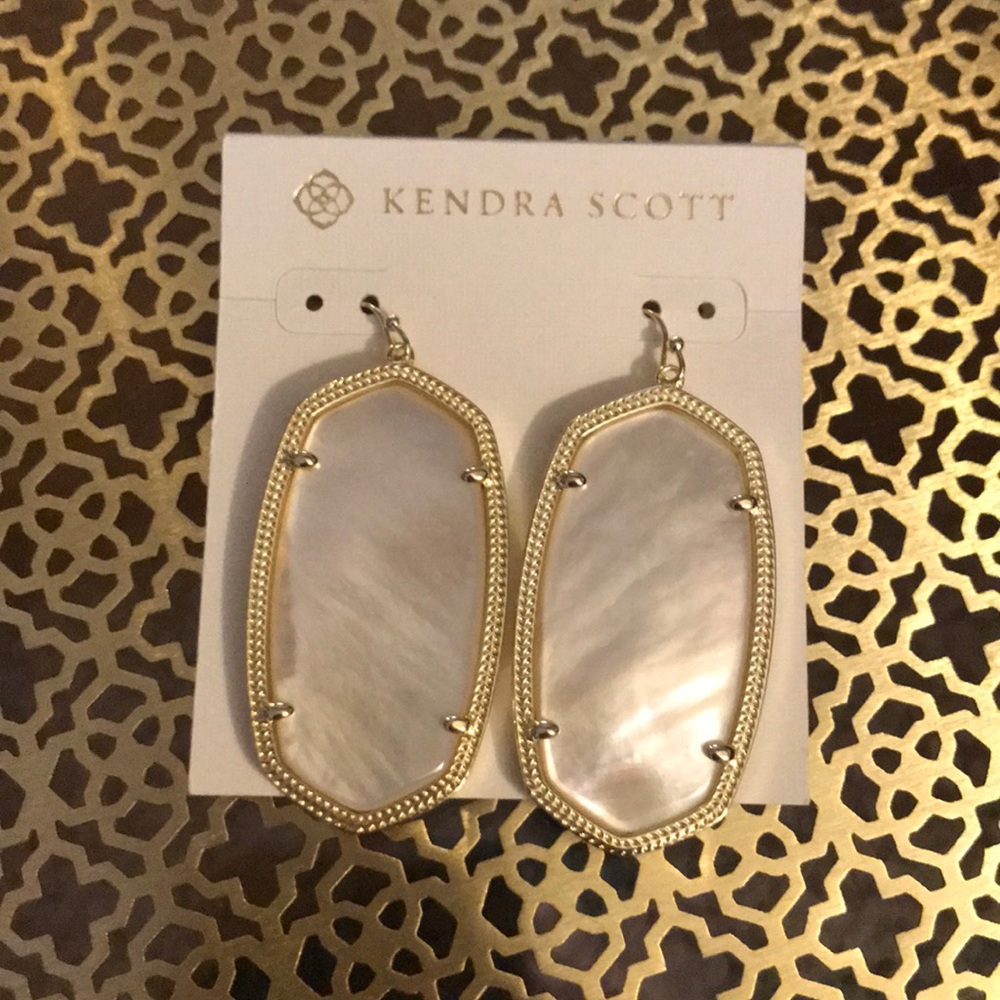 Kendra Scott Danielle Earrings - Ivory MOP
